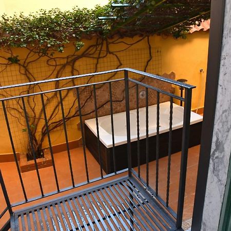 Ripa Garden Room And Suite Salerno Exterior foto