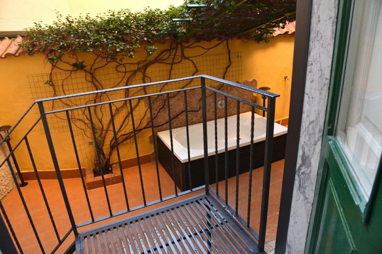 Ripa Garden Room And Suite Salerno Exterior foto